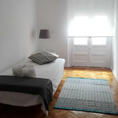 Golden Center Apartment